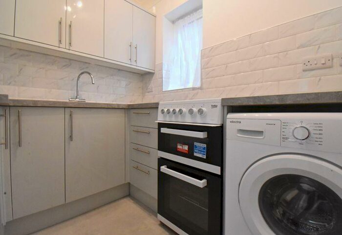1 Bedroom Flat To Rent In Binfields Close, Basingstoke, RG24
