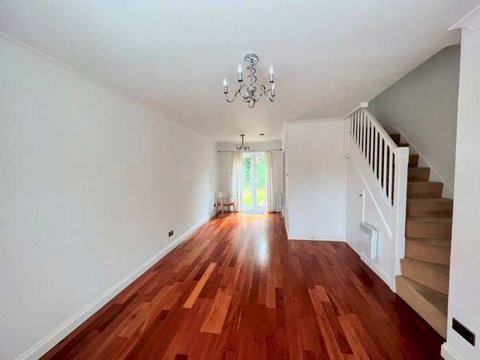 2 Bedroom Semi-Detached House To Rent In Appletree Gardens, EN4