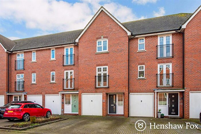 3 Bedroom Town House For Sale In Quayside Walk, Marchwood, Hampshire, SO40