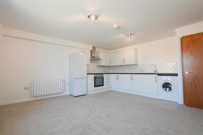 1 Bedroom Flat To Rent In Langney Road, Eastbourne BN21