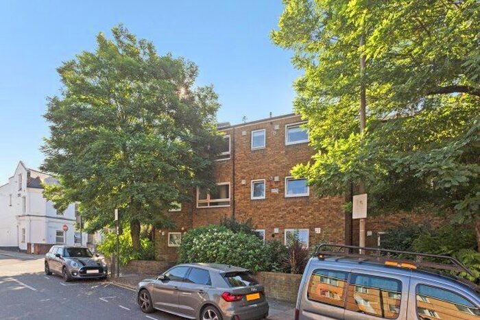 1 Bedroom Flat To Rent In Nantes Close, London, SW18