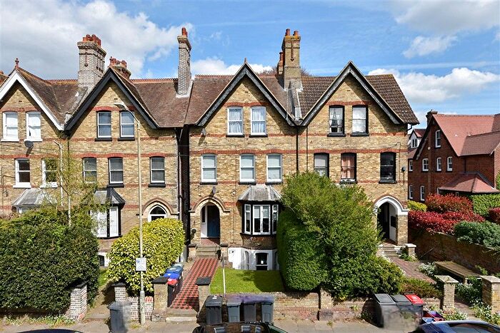 2 Bedroom Flat For Sale In Old Dover Road, Canterbury, Kent, CT1