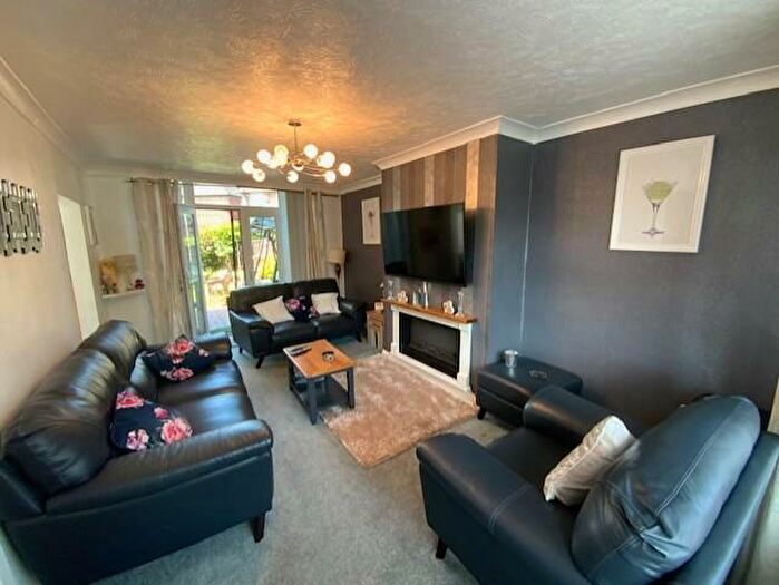 3 Bedroom Semi-Detached House For Sale In Waverley Crescent, Droylsden, Manchester, M43