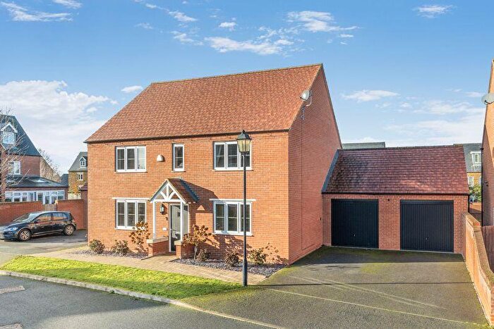 4 Bedroom Detached House For Sale In Wallin Road, Adderbury, OX17