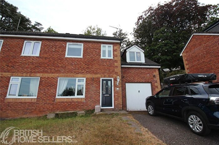 4 Bedroom Semi Detached House For Sale In Cromwell Park, Tiverton, Devon, EX16