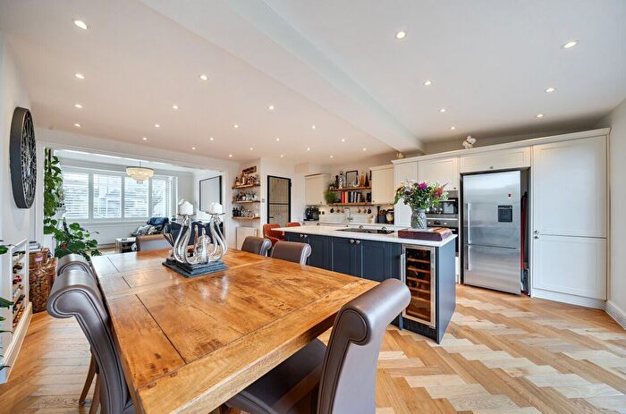 3 Bedroom Terraced House For Sale In Rowan Crescent, London, SW16