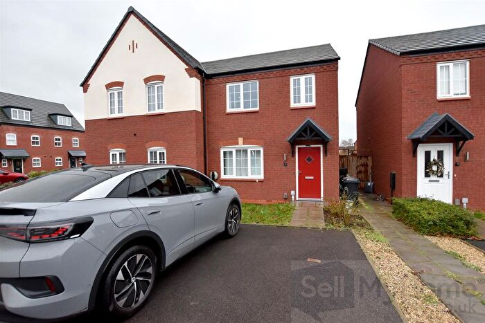 3 Bedroom Semi Detached House For Sale In Bassett Close, Nuneaton, CV11