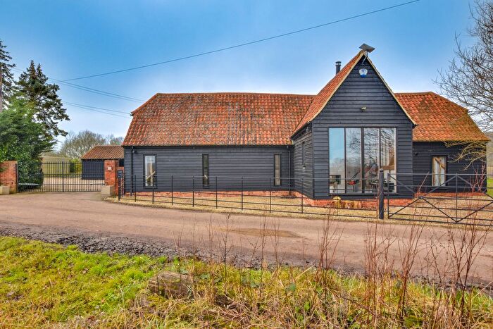 4 Bedroom Barn Conversion For Sale In Buttleys Lane, Dunmow, CM6