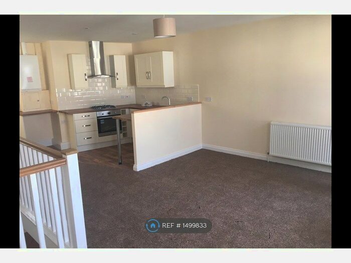 2 Bedroom Flat To Rent In Bridge Street, Bideford, EX39