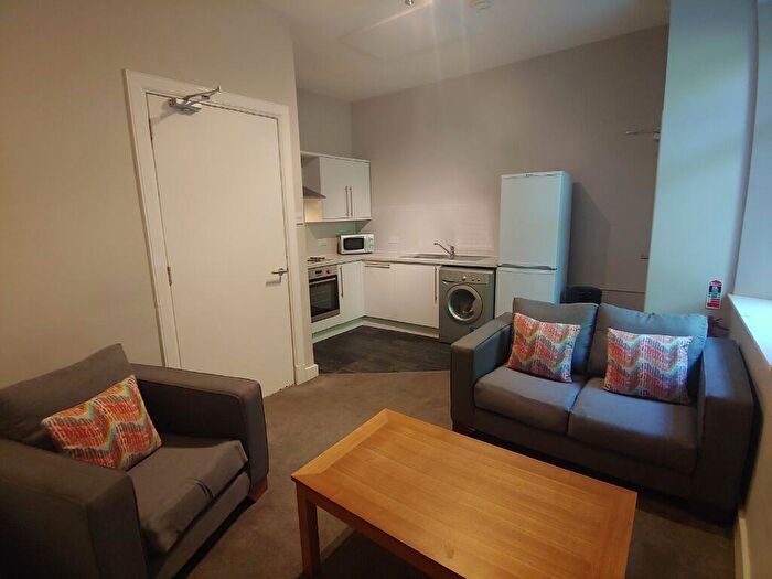 2 Bedroom Flat To Rent In Cowane Street, Stirling, Stirlingshire, FK8