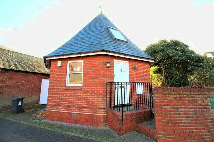2 Bedroom Detached House To Rent In Duckmill Crescent, Bedford, MK42