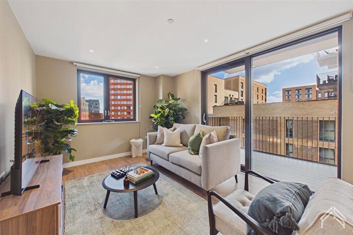 2 Bedroom Flat To Rent In Vanguard Way, London, E17