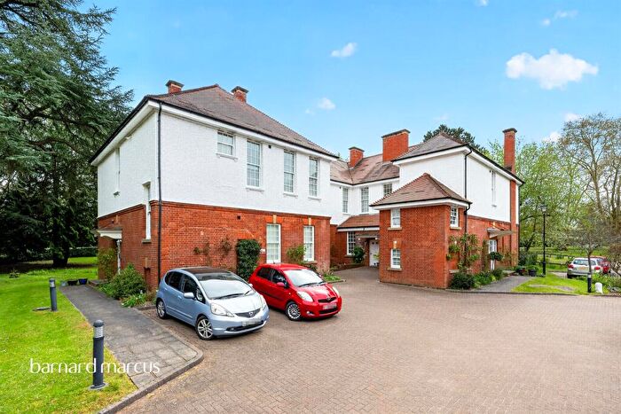 2 Bedroom Flat For Sale In John Watkin Close, Epsom, KT19