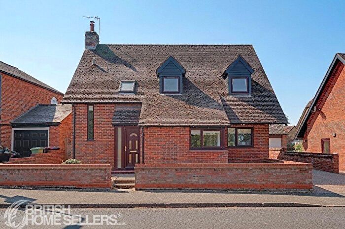 4 Bedroom Detached House For Sale In High Street, North Crawley, Newport Pagnell, Buckinghamshire, MK16