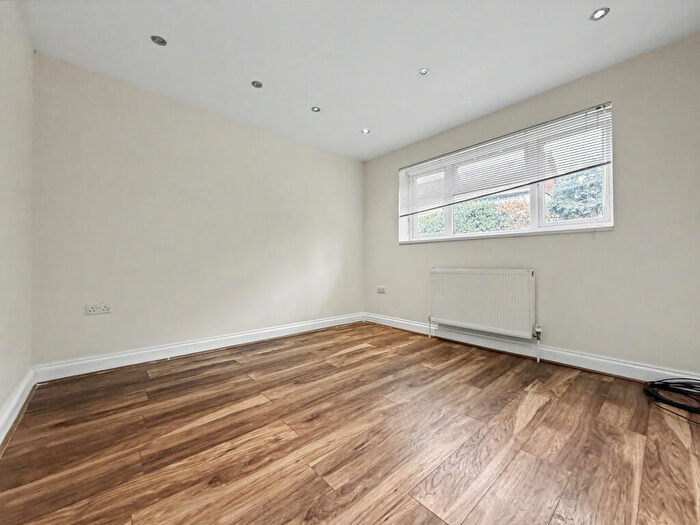 1 Bedroom Flat To Rent In Wellesley Avenue, Iver, SL0
