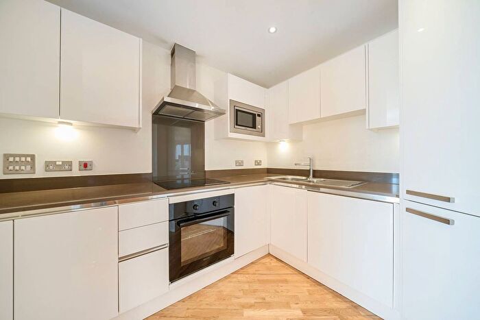 2 Bedroom Flat For Sale In Dowells Street, Greenwich, London, SE10