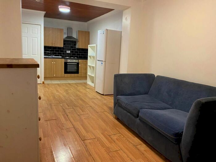 1 Bedroom Flat To Rent In The Polygon, Southampton, SO15