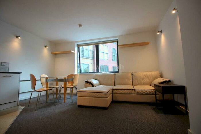 2 Bedroom Apartment To Rent In City Point, Chapel Street, Manchester, M3