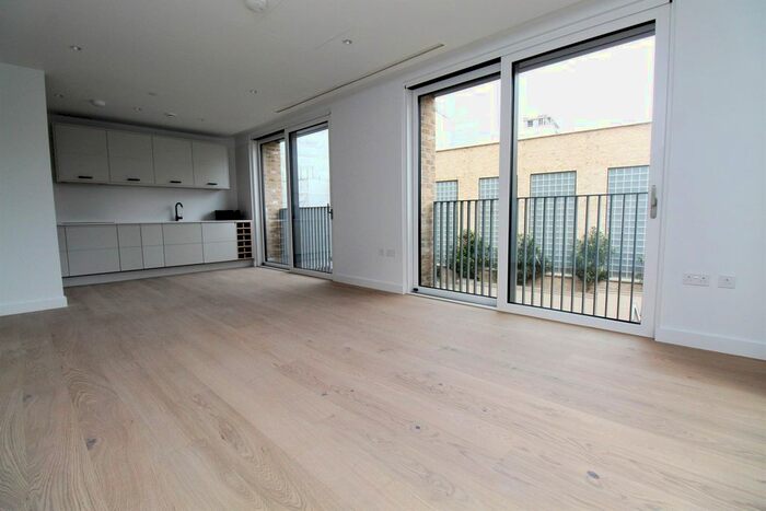 2 Bedroom Flat To Rent In Jubilee Walk, London, WC1X