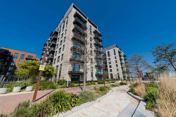 2 Bedroom Flat To Rent In Rm/ Watson House, Southall, UB1