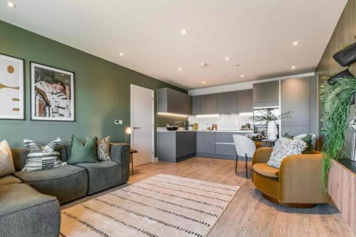 1 Bedroom Apartment For Sale In Plot Clarendon Court, Leeds, LS2