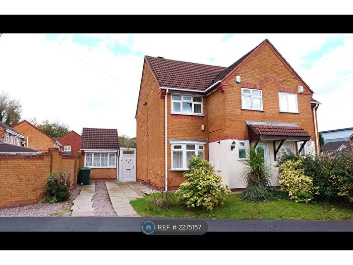 3 Bedroom Semi-Detached House To Rent In Hellier Avenue, Tipton, DY4