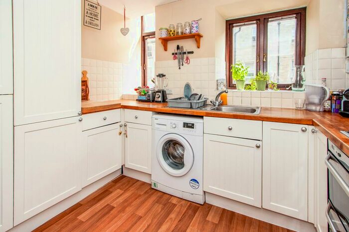 2 Bedroom Apartment To Rent In Caxton Court, Grove Street, BA2