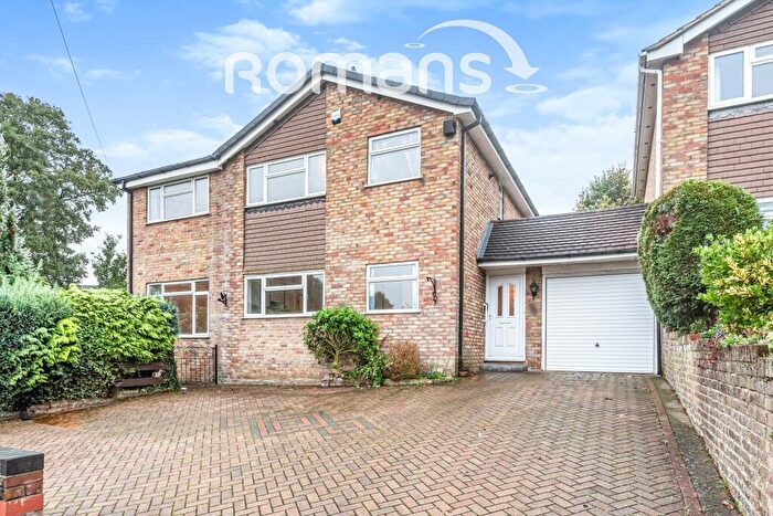 4 Bedroom Detached House To Rent In Chapel Hill, Tilehurst, Reading, RG31