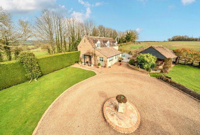 4 Bedroom Detached House For Sale In Upper Dowdeswell, Cheltenham, Gloucestershire, GL54