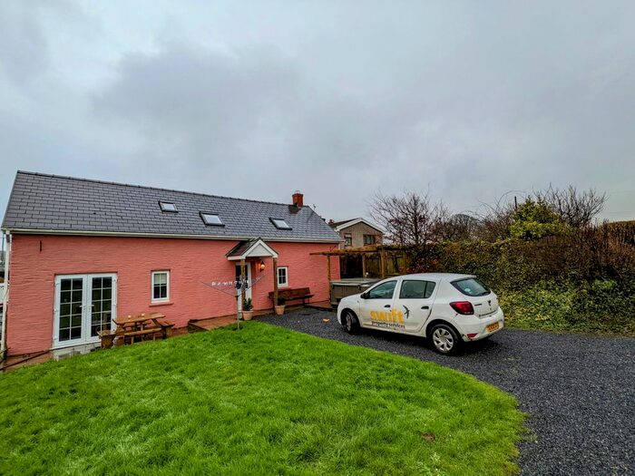 2 Bedroom Cottage To Rent In Bancycapel, Carmarthen, Carmarthenshire, SA32