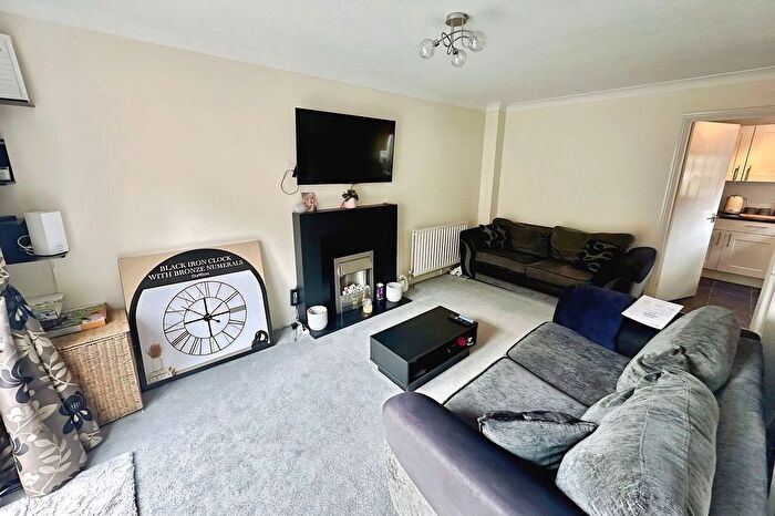 2 Bedroom End Of Terrace House For Sale In Bracklesham Close, Southampton, SO19
