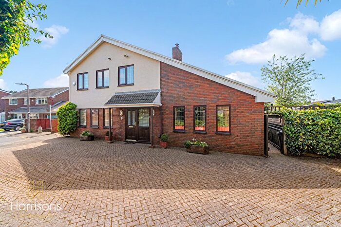 4 Bedroom Detached House For Sale In Bank Side, Westhoughton, Bolton, Lancashire, BL5