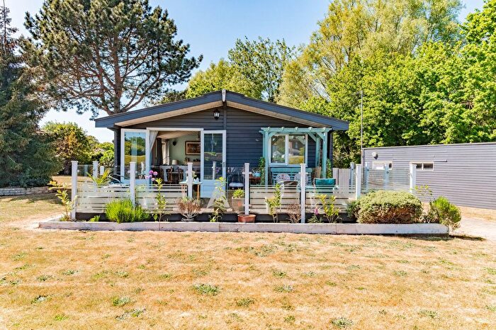 3 Bedroom Park Home For Sale In Marsh Road, Oulton Broad, NR33