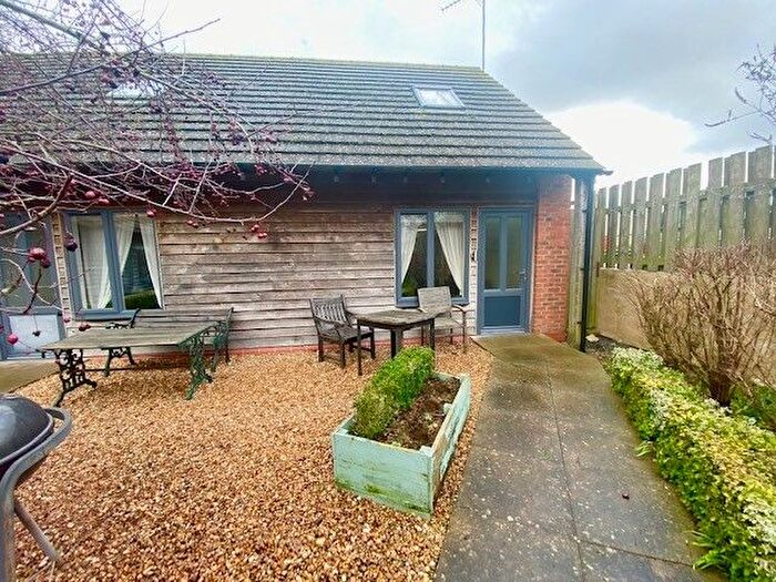 1 Bedroom Flat To Rent In Thrupp Wharf, Cosgrove, Milton Keynes, MK19