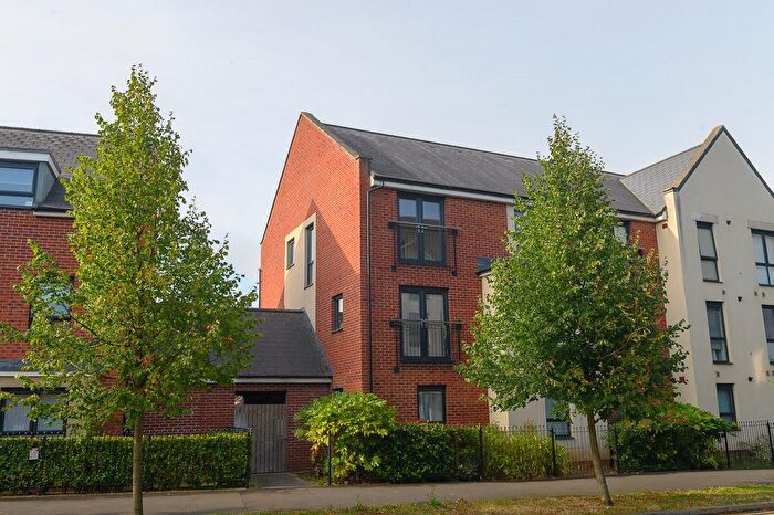 2 Bedroom Flat For Sale In Jenner Boulevard, Lyde Green, Bristol, BS16