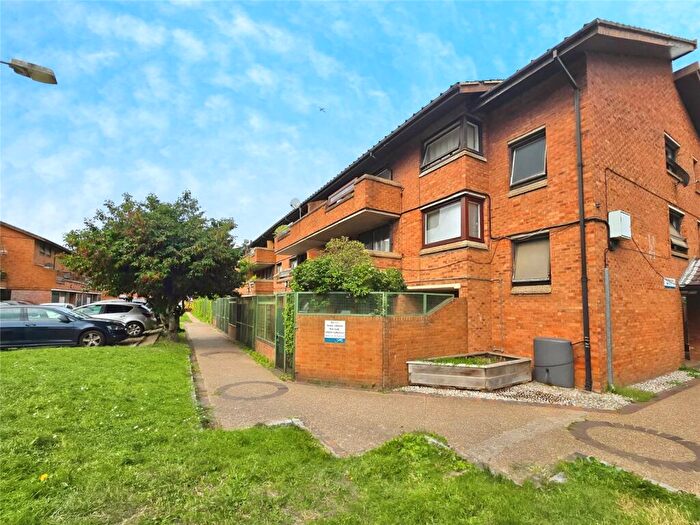 1 Bedroom Flat To Rent In Don Phelan Close, London, SE5