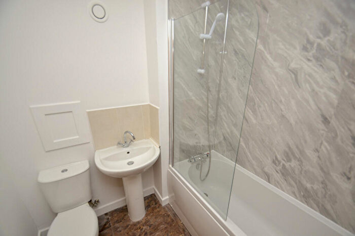 1 Bedroom Flat To Rent In / Wellshot Road, Tollcross, Glasgow, G32