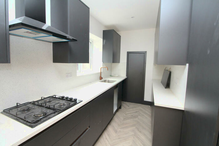 4 Bedroom Semi-Detached House To Rent In Craydene Road, Erith, DA8