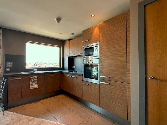 2 Bedroom Flat To Rent In Britton House Lord Street, Manchester, M4