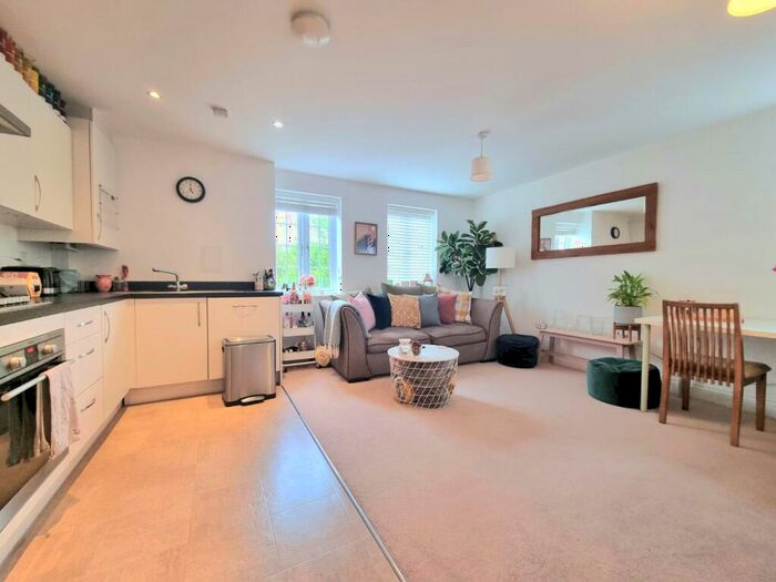 2 Bedroom Apartment To Rent In Jasmine Square, Woodley, Reading, Berkshire, RG5