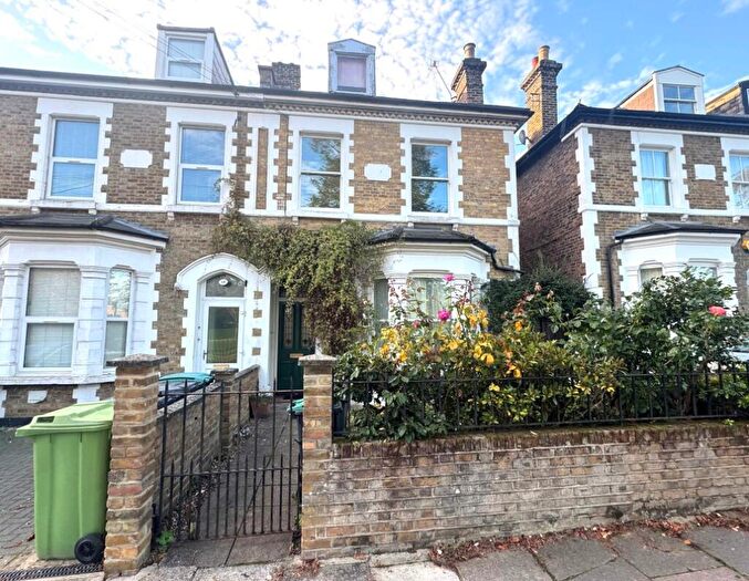 4 Bedroom Semi-Detached House For Sale In Earlham Grove, Wood Green, N22