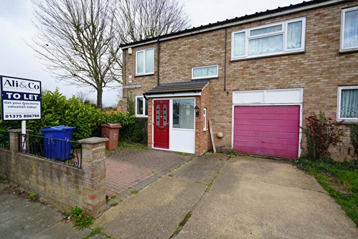 3 Bedroom Terraced House To Rent In A Broxburn Drive, South Ockendon, RM15