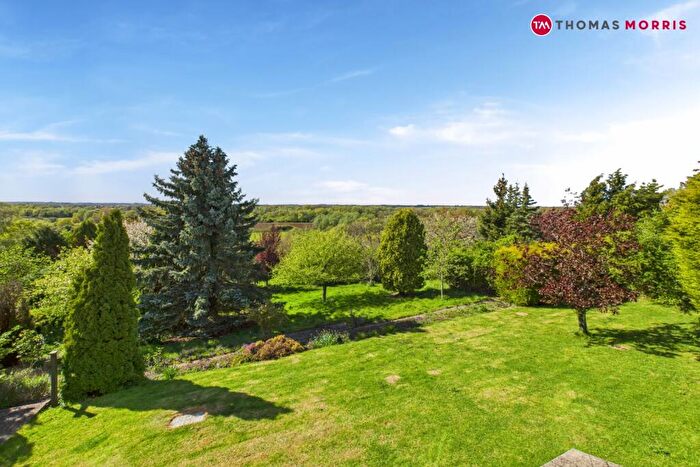 3 Bedroom Bungalow For Sale In Paxton Hill, Great Paxton, St. Neots, Cambridgeshire, PE19