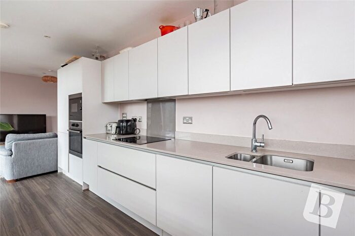 2 Bedroom Flat For Sale In Braithwaite House, Walthamstow, E17