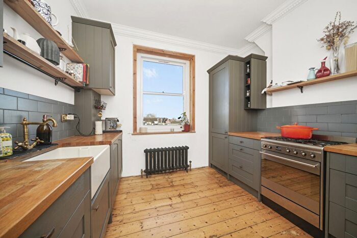 2 Bedroom Flat For Sale In Northumberland Mansions, Lower Clapton, E5