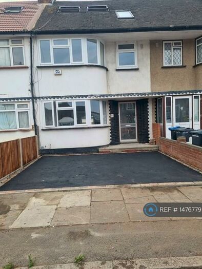 4 Bedroom Terraced House To Rent In Sandy Lane, Mitcham, CR4