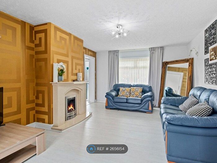 3 Bedroom Semi-detached House To Rent In Hereford Drive, Bootle, L30