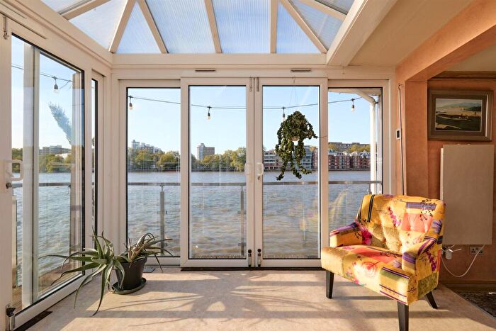 2 Bedroom House Boat For Sale In Nine Elms Pier, Battersea, SW11