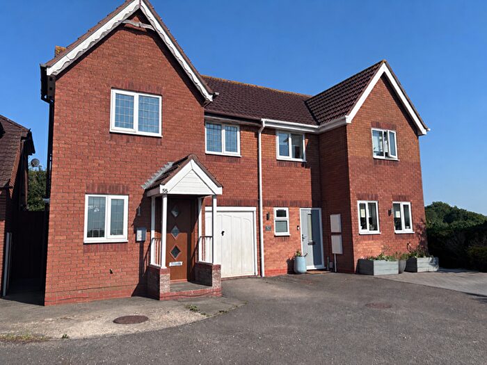 3 Bedroom House To Rent In Blunsdon, St Andrews Ridge, SN25