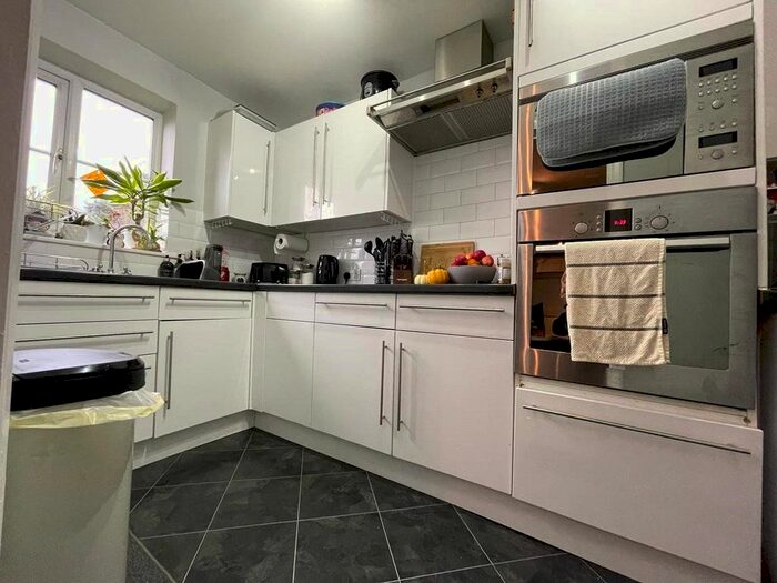 1 Bedroom Flat To Rent In Mendip Road, Bracknell, Berkshire, RG12